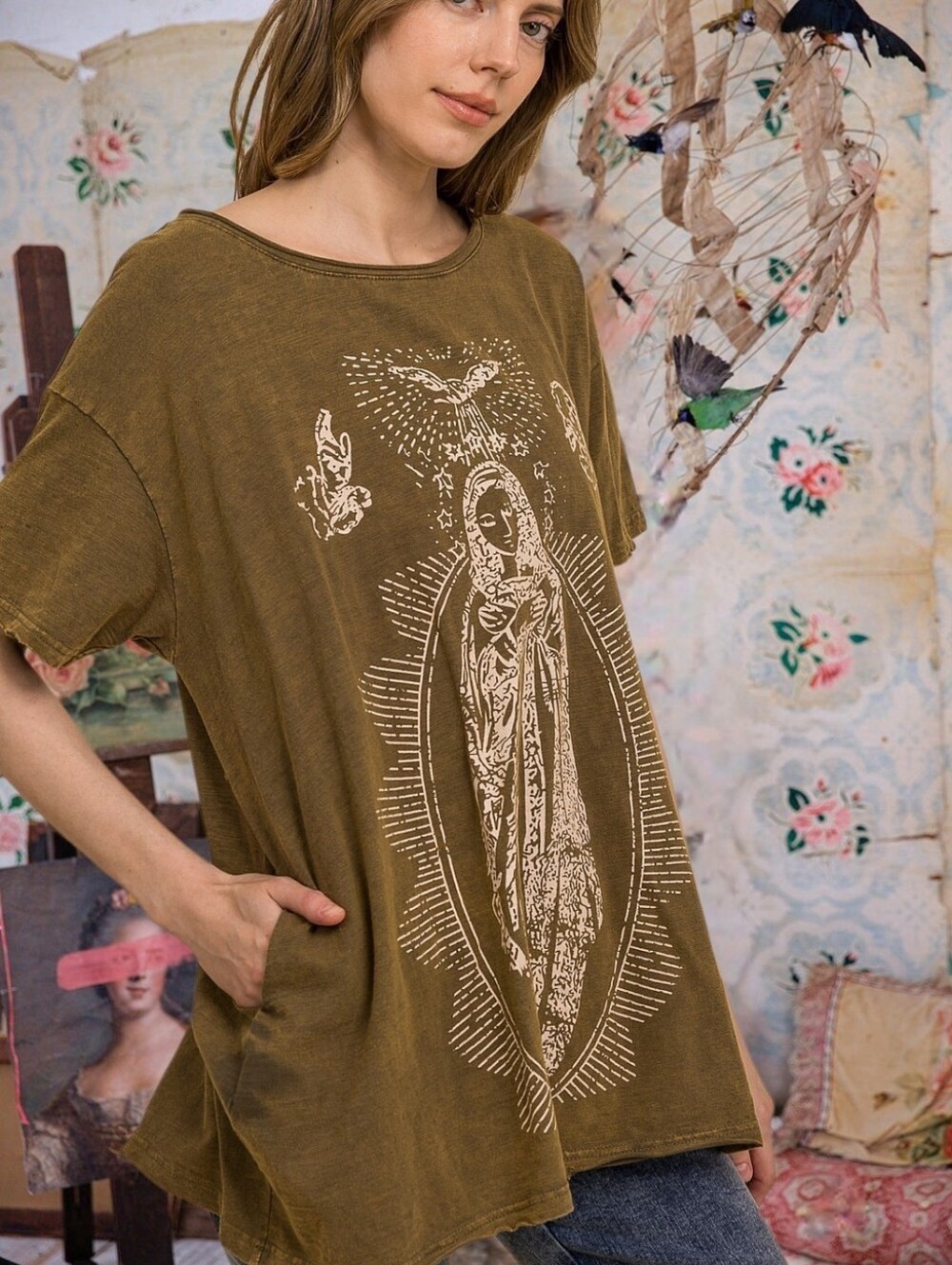 Magnolia Style Olive Graphic Virgin Mary Tunic Boho T-shirt Blue Velvet Brand M - Picture 2 of 5